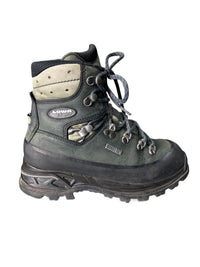 LOWA 38 TREKKING SHOES