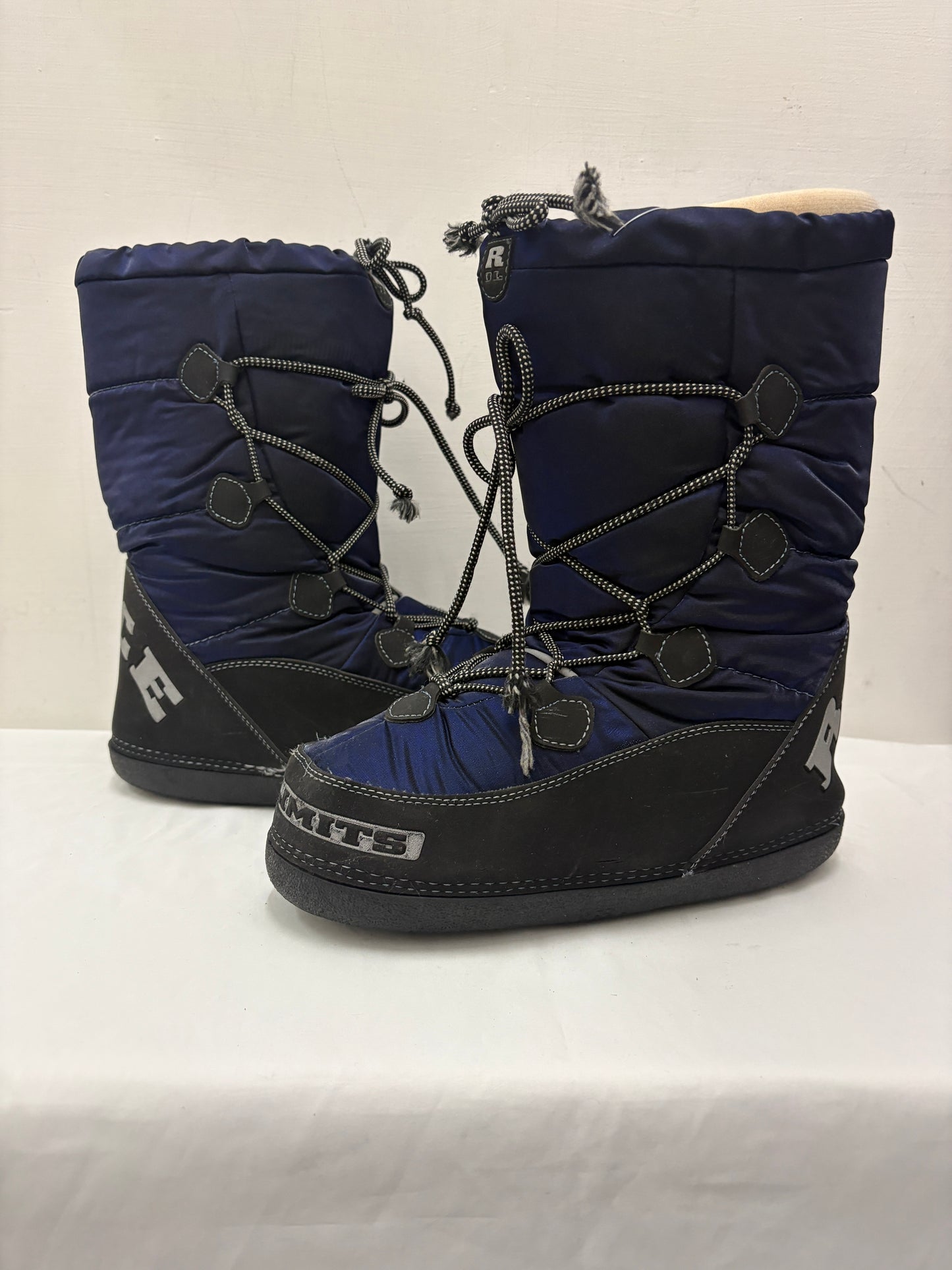 Simil Moon boot-offlimits blu