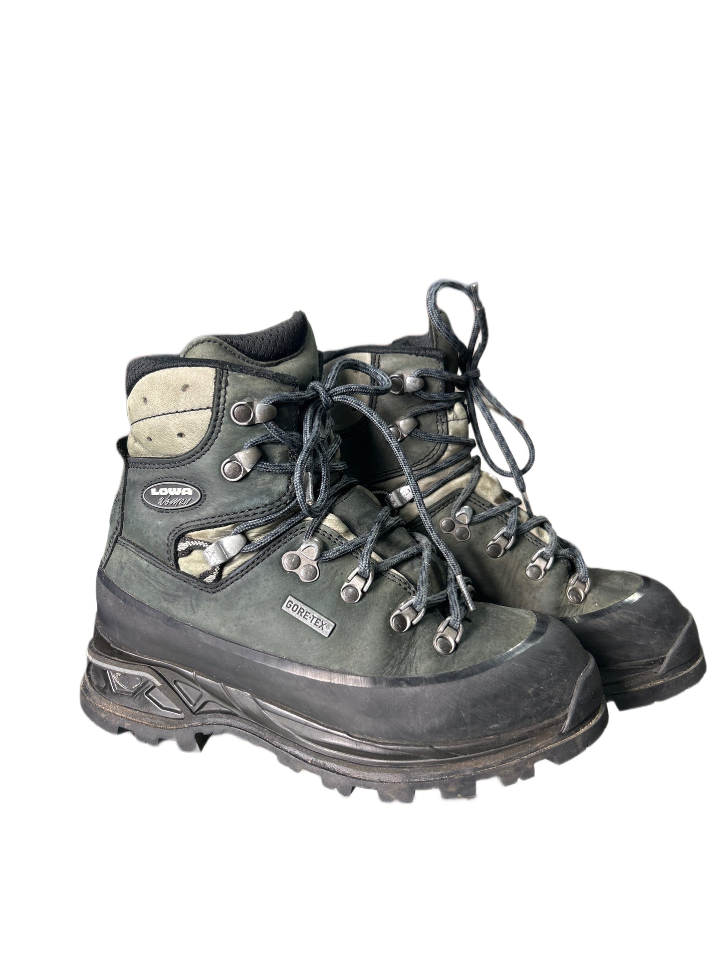 LOWA 38 TREKKING SHOES